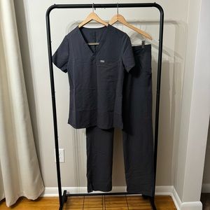 Charcoal FIGS Scrub Set